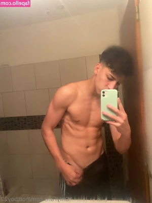 hottboy22 - nsfw tiktok tuesdays or titty tuesdays?😌