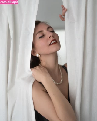 ladyrouquette - Last night I was a lucky girl and was given a beautiful pearl necklace