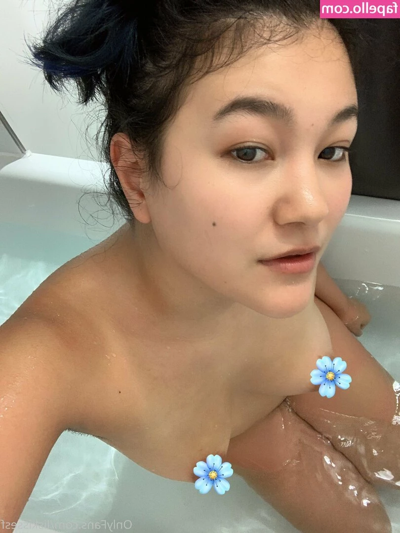 liskissesf - NEW 5 minute video  inc: belly play topless  stretch mark belly tour