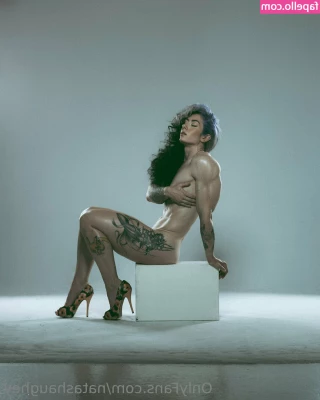 Natasha Aughey [ natasha-aughey ] - Worship these pretty little feet