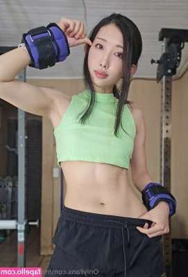 mikan_cosfree [ mikan-cosfree ] - Biker babe booty in fishnets ⛓⛓