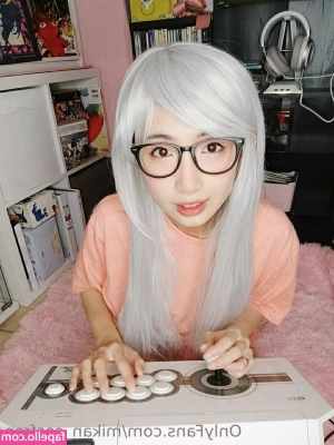 mikan_cosfree [ mikan-cosfree ] - Cum and play babe