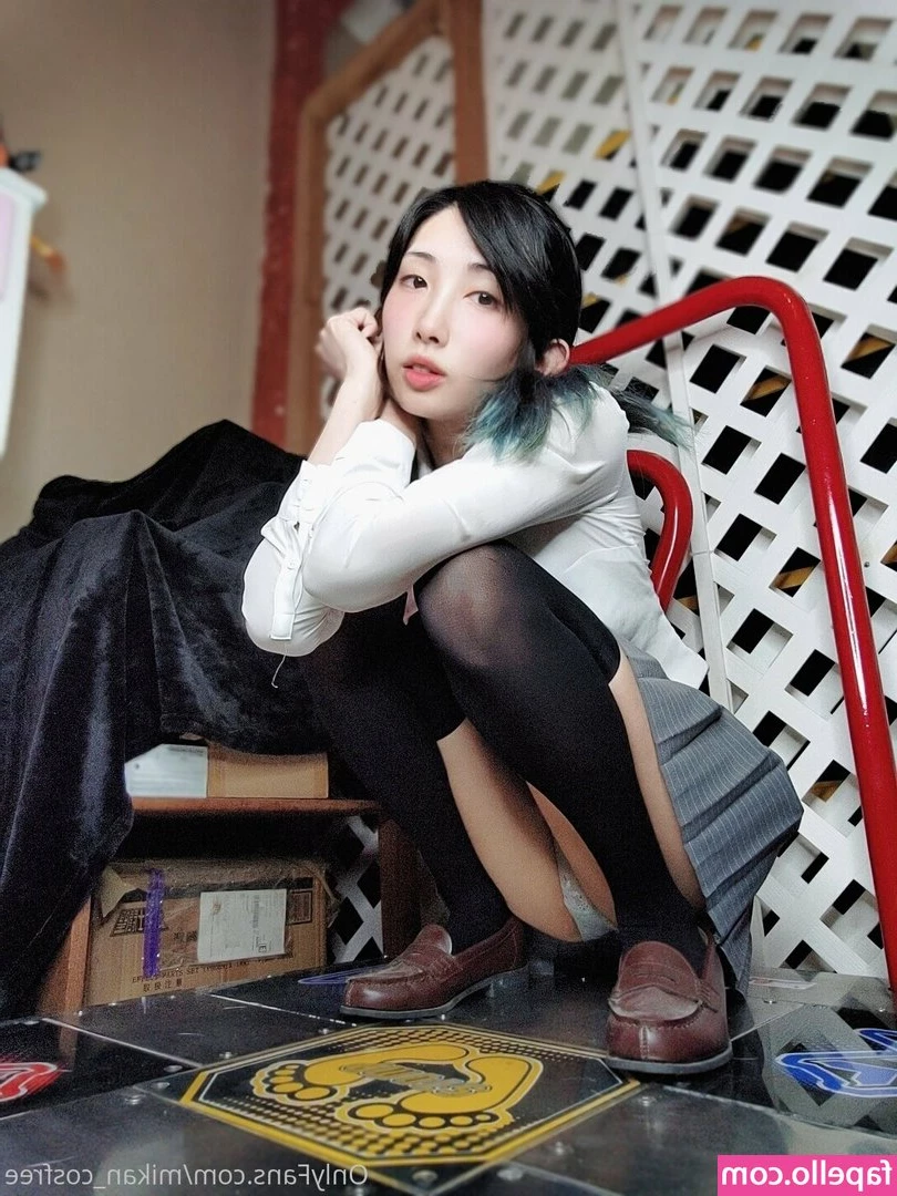 mikan_cosfree [ mikan-cosfree ] - Sometimes I like to wear a g string it makes me feel really sexy 