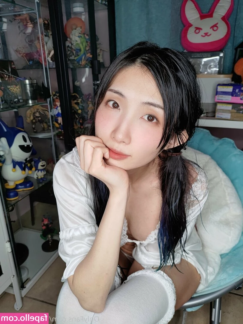 mikan_cosfree [ mikan-cosfree ] - Envie de me faire écarter les cuisses? 😳
