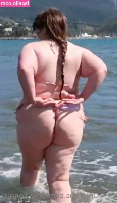 bbw_bonnie [ bbw-bonnie ] - Giving a quick flash on the bike path