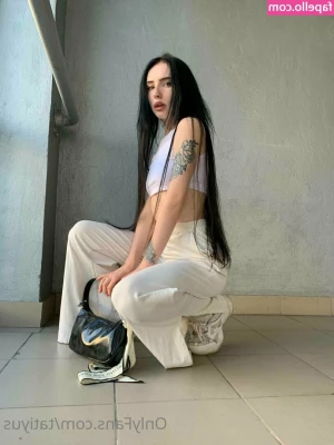 tatiyuss - I bought the tik tok leggings