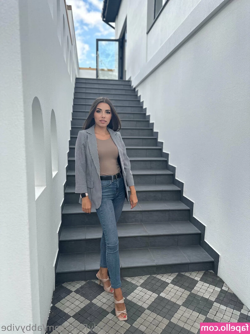 abbyvibe - Hiking babe