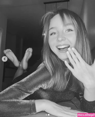 olhovetskaya (Anastasia) [ olhovetskaya-anastasia ] - A little morning tease for you all  Happy Monday