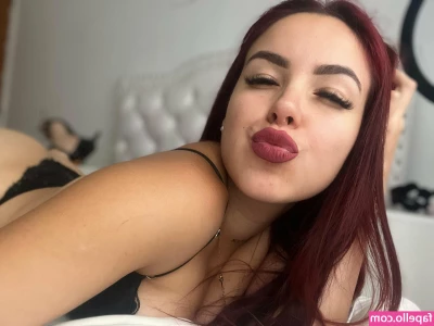 veckyfox - Wake up to the smell of my skin and fresh linen.. 👃🍃