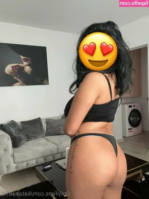 katana678 - Feeling pretty  onlyfans