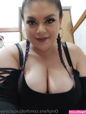 hotjuicycurvy - I felt really pretty today. So I took some pics. 🫶🏼😊