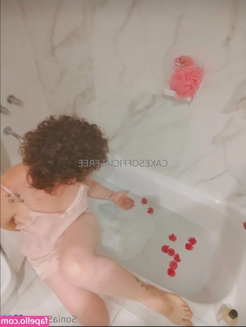 cakesofficialfree - POV you love laying around naked before a shower