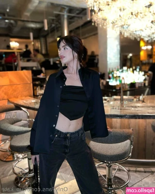 Kiss Kate [ kiss-kate ] - Unlock one of my posts and I ll send you something special in your DMs