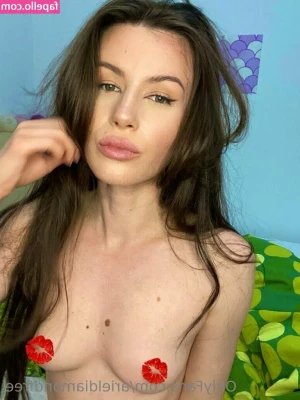 arieldiamondfree - Having an hour to myself all alone… What should I do? I’m feeling