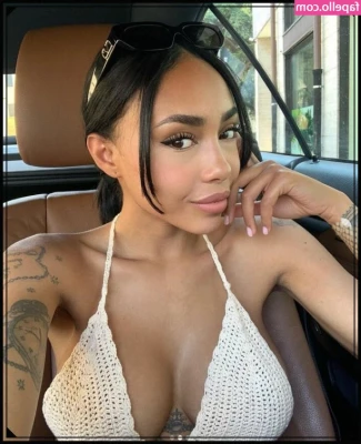 Paola Maria [ paola-maria ] - You like what you see? #wagonwednesday