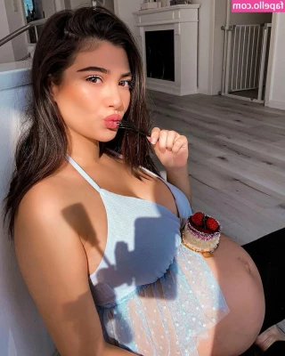 Paola Maria [ paola-maria ] - Have you seen a postpartum body