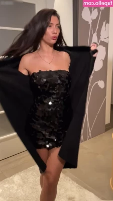 Paola Maria [ paola-maria ] - Hey stud! How about you let me know what are your plans for this