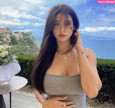 Paola Maria [ paola-maria ] - Do I really have to tell you how big my dick is