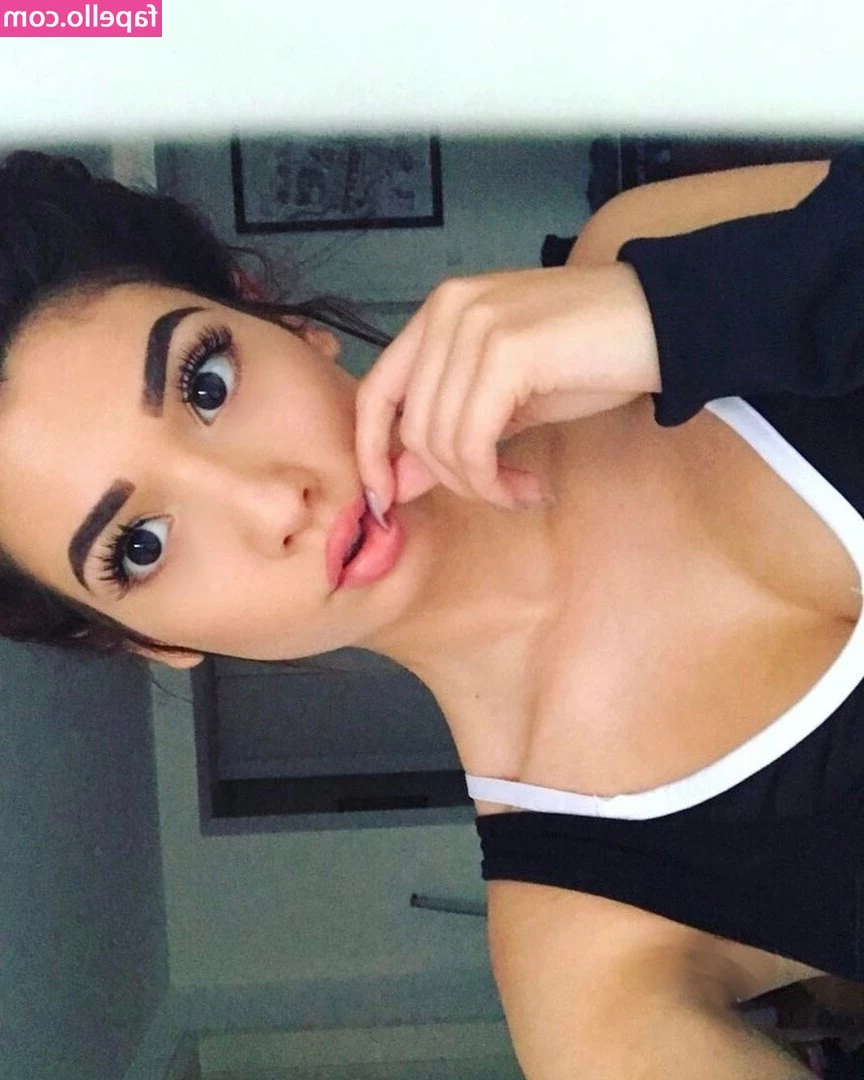 Paola Maria [ paola-maria ] - Already Monday is heavy enough to be spending it without seeing my
