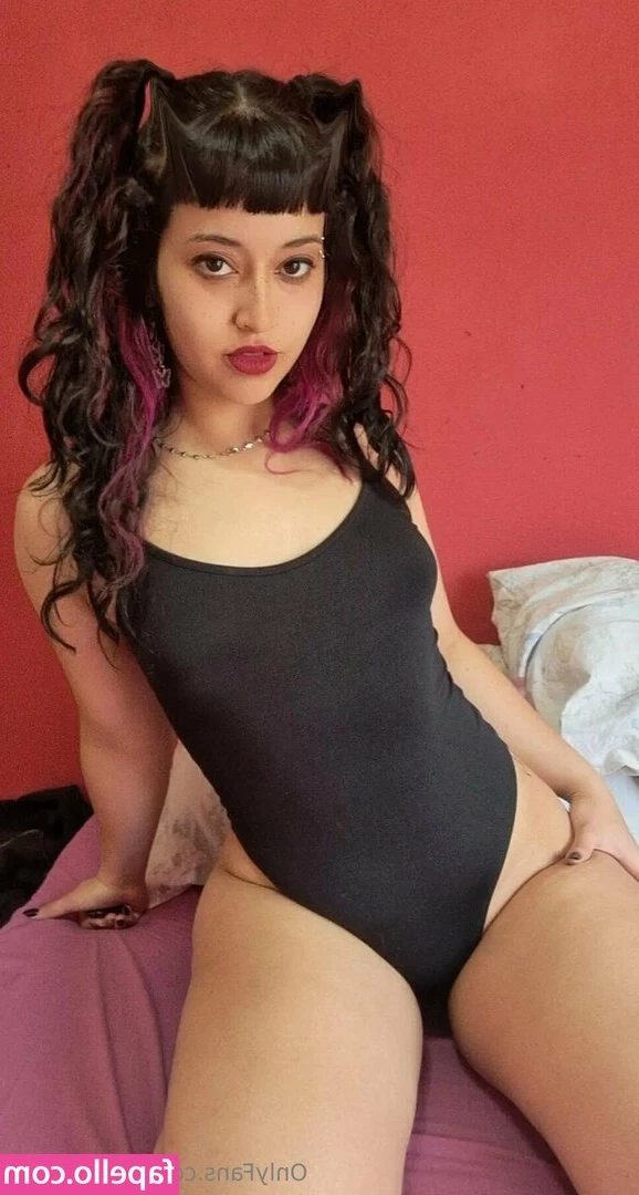 littlemaviss - Wanna see more  Leave me a tip and I ll send you a personal video