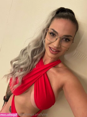 tattoedkate_free [ tattoedkate-free ] - Who loves big boobs and big Latina asses