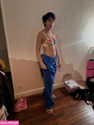 Naomi Scott [ naomi-scott ] - Ok 1 Bild bekommt ihr heute noch 😏 1 more picture and now I‘m