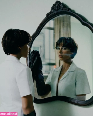 Naomi Scott [ naomi-scott ] - Feeling yummy   you wanna play with me
