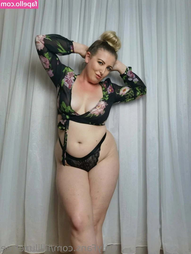 lilliluxefree - A little day after V Day red bra and panties for ya to enjoy