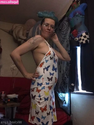 wicked_lyra [ wicked-lyra ] - Hello my sweet fans   Many of you want content where I wear high