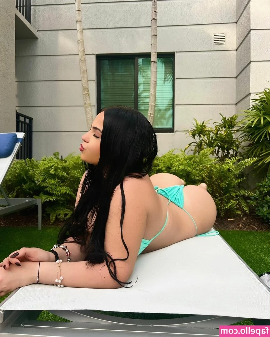Steflovesyouu - Make me hard, play with my balls and butt, then make me shoot cum all