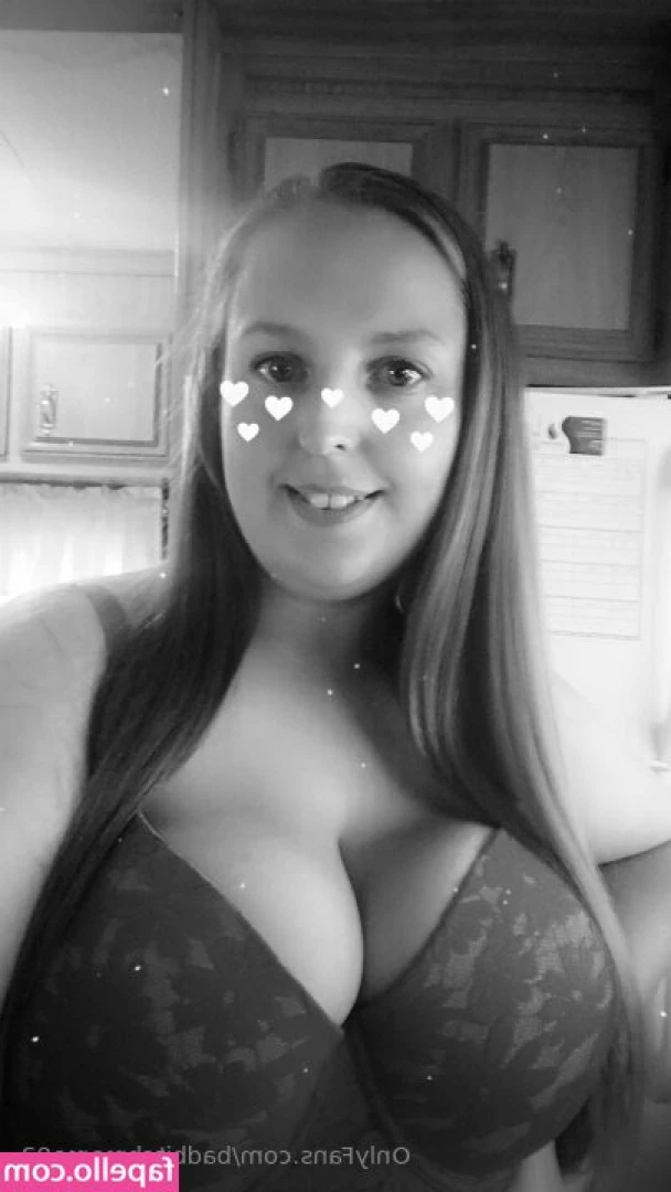 badbitchmama93 - bow down   Would y all like more dom stuff