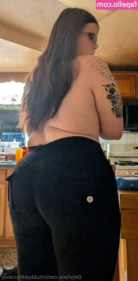 chubbykittycandy - Unexpected 9+ hour shifts suck 😅 I need a coffee!