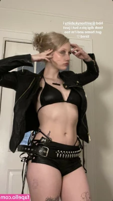 Chloe Moriondo [ chloe-moriondo ] - Just a little peek, Does it make you want to fuck me, Daddy?
