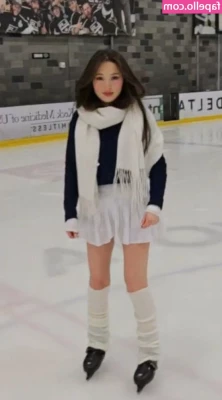Tinakitten - Can YOU clap with no hands? 👀 send me a vid in DMS