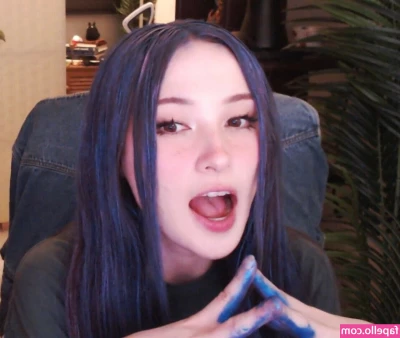 Tinakitten - Hi loves I  just made a new shower oil up video with my toy with JOI