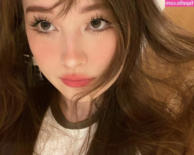 Tinakitten - Here’s some frontal view 🤒