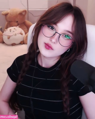 Tinakitten - Does purple suit me