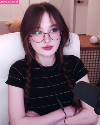 Tinakitten - My lil toes for you
