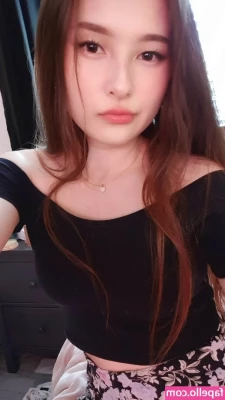 Tinakitten - Pose