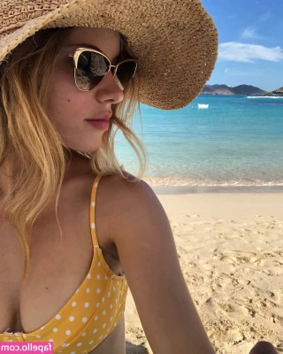 Halston Sage [ halston-sage ] - 🥵🥵 Me prende verlas jugar