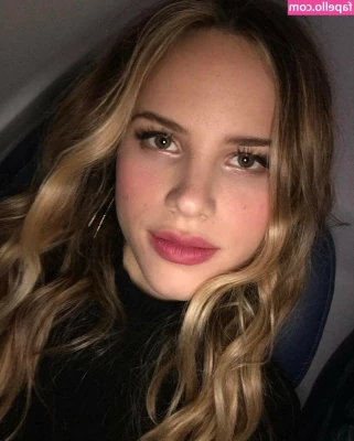 Halston Sage [ halston-sage ] - lots to see