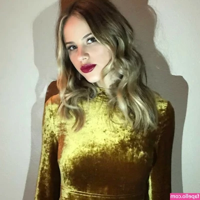 Halston Sage [ halston-sage ] - Why aren't you with me yet 😍😍😍😍💋💋💋💋 I'm