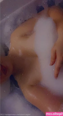 sophia112357 - I'm not joking! Cum here with me...