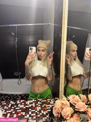 mia_foxybae [ mia-foxybae ] - Bought a new little shirt today