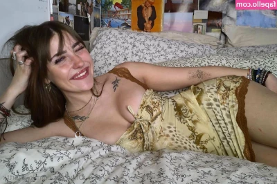 lolaharttx - I m trying on new stockings