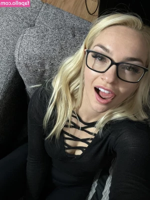Mandy Marx [ mandy-marx ] - Love me like you do!❤️ https://onlyfans.com/932245301/kattdumont