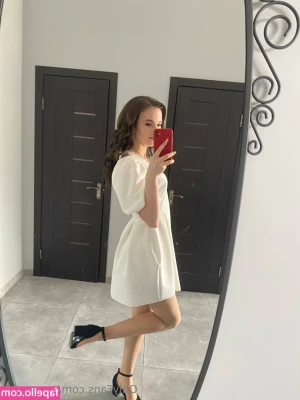 maryy_18 [ maryy-18 ] - This or that!  What should I upload first? My 🐱 looks great