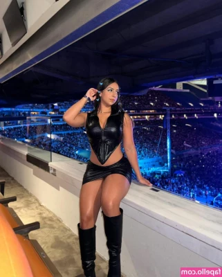 Nicole Osoria [ nicole-osoria ] - Look back at it