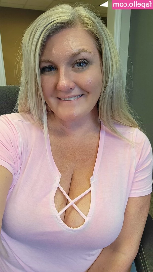 Madison [ madison-6 ] - Watch him tease my pussy until I cum in little squirts  Sound up 