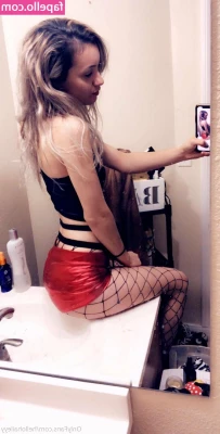 hellohaileyy - if kissing is the language of love  then we have a lot to talk about